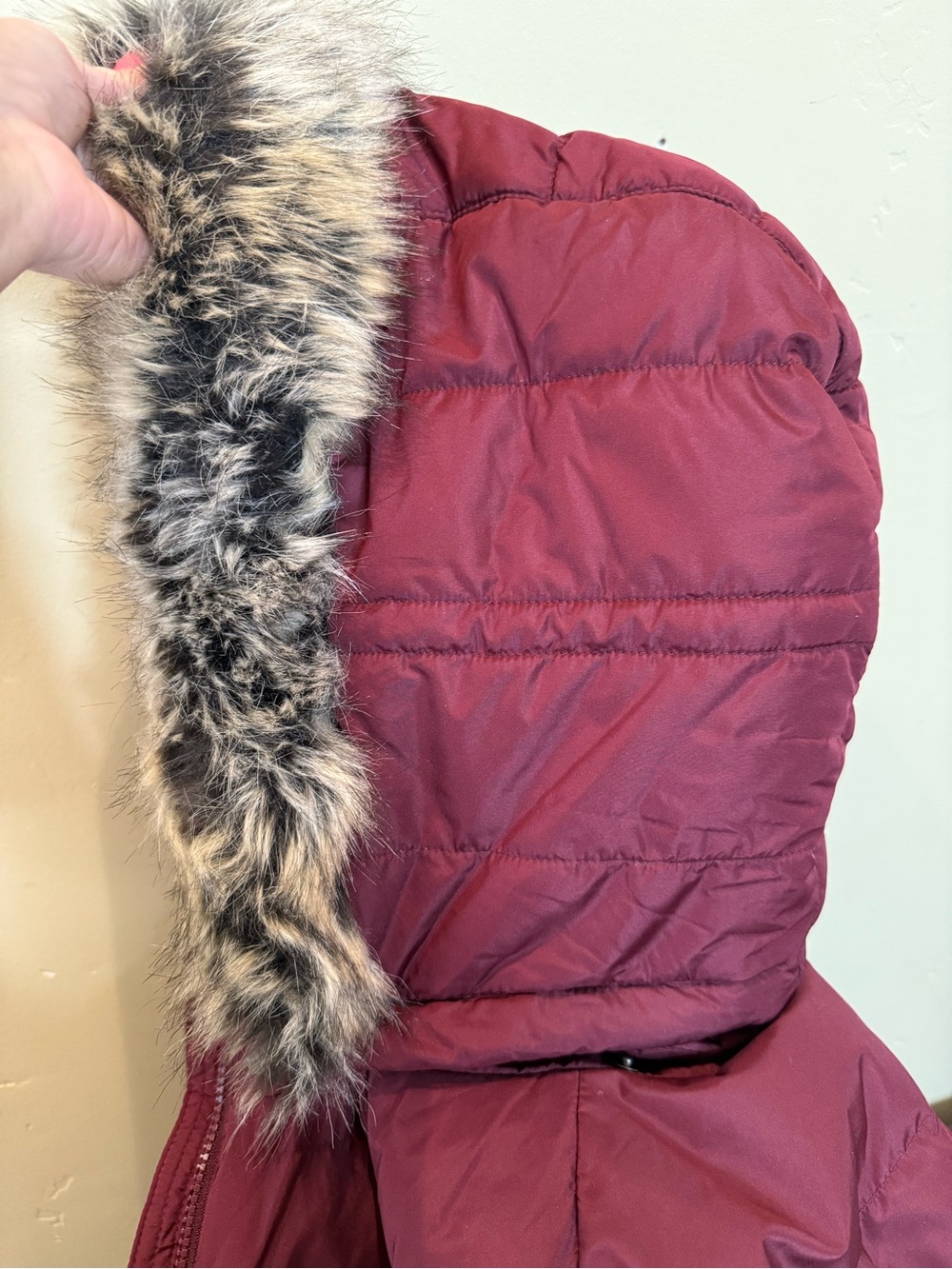 Lands' End Deep Wine Red Puffer Jacket with faux fur hood. - Picture 10 of 10